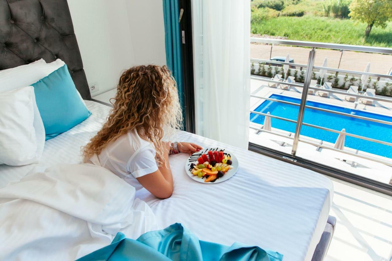 Hotel Ambiente Ulcinj Esterno foto