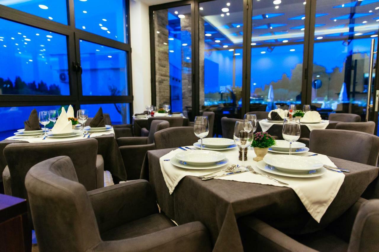 Hotel Ambiente Ulcinj Esterno foto