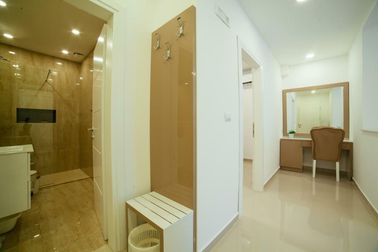 Hotel Ambiente Ulcinj Esterno foto